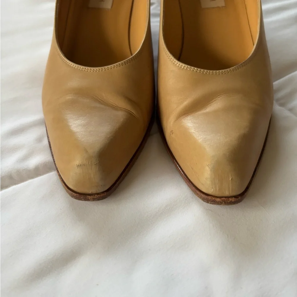 Vintage Coach Tan Pumps